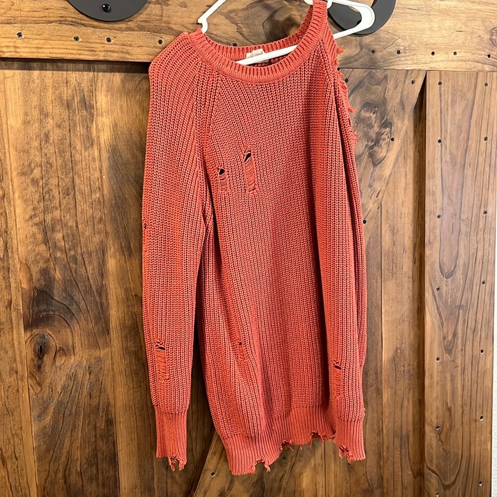 Sexy exposed shoulder sweater with distressed